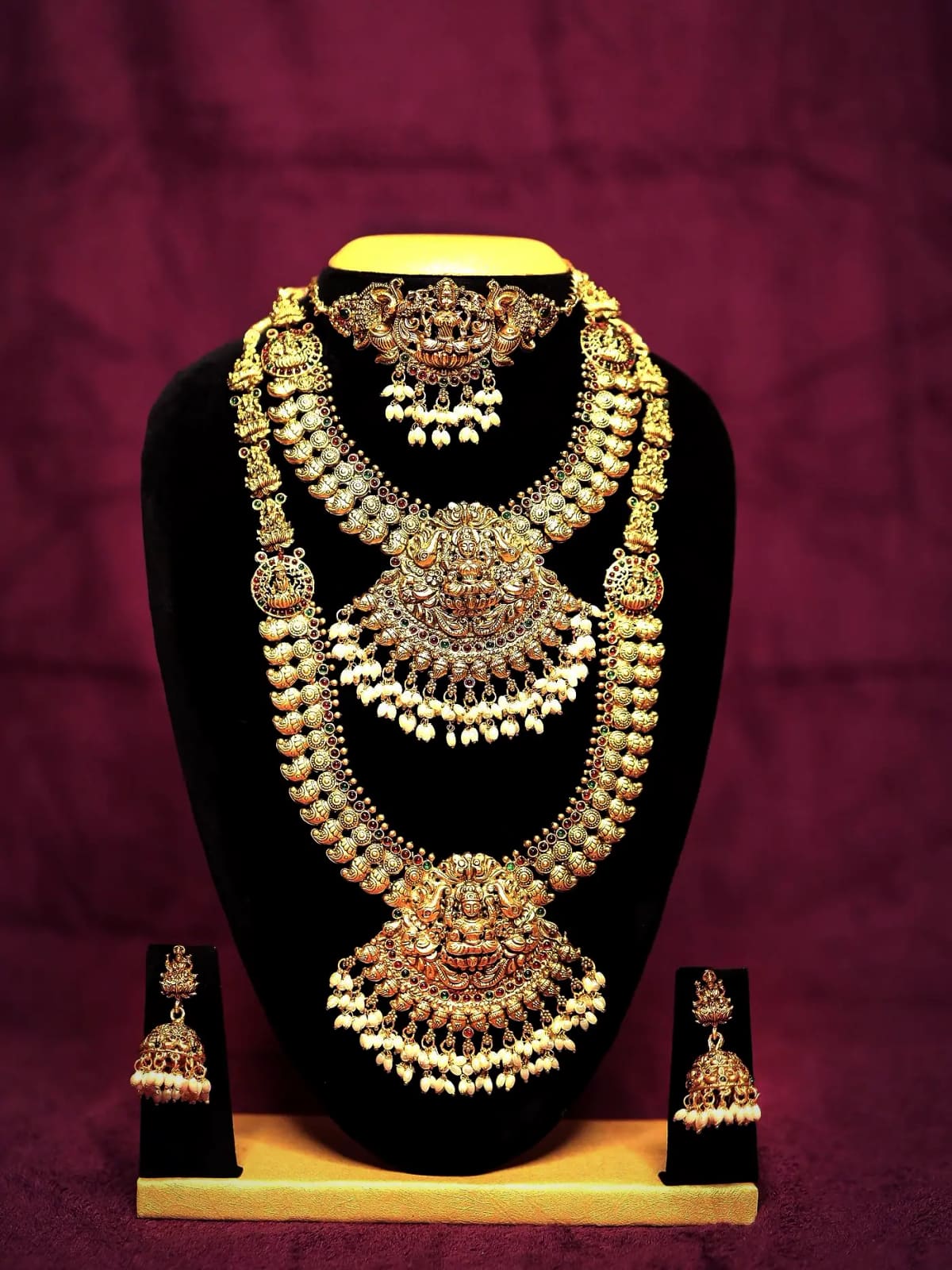 Layered temple gold haaram