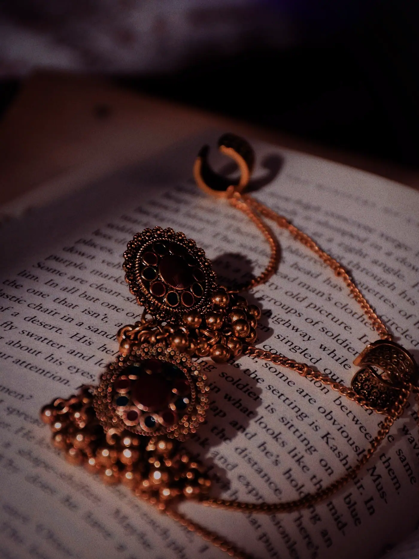 The drop earrings worn